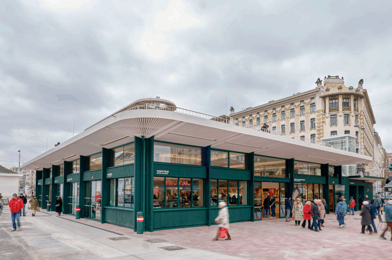 Marktraum am Naschmarkt Wien moderne Architektur Holz Glas